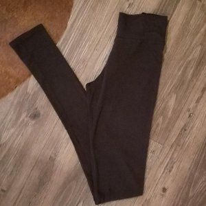 Hoku Wear Solid Black Leggings